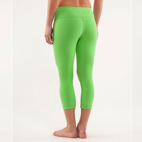 NWT Lululemon Rare Reversible Wunder Under Crop - Picture 4 of 9